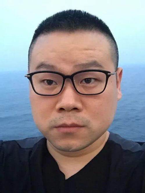 胡夏不戴眼镜照片,不戴眼镜的清新魅力